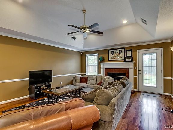 5th image of 683 Weatherby Dr