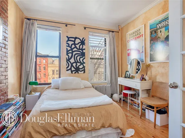 225 West 10th Street image 1 of 5