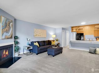 7307 Sand Point Way NE #B501, Seattle, WA 98115