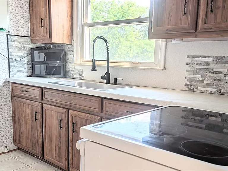 331 S Chocolay Ave — Photo 5