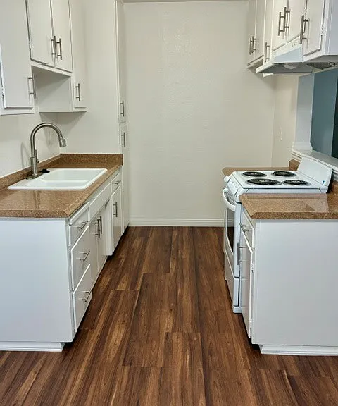 Bright, Functional Kitchen Designed for Everyday Living