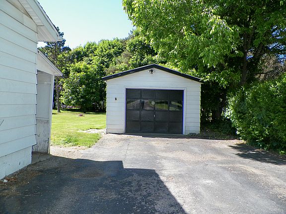 4th image of 128 Sunset Ave