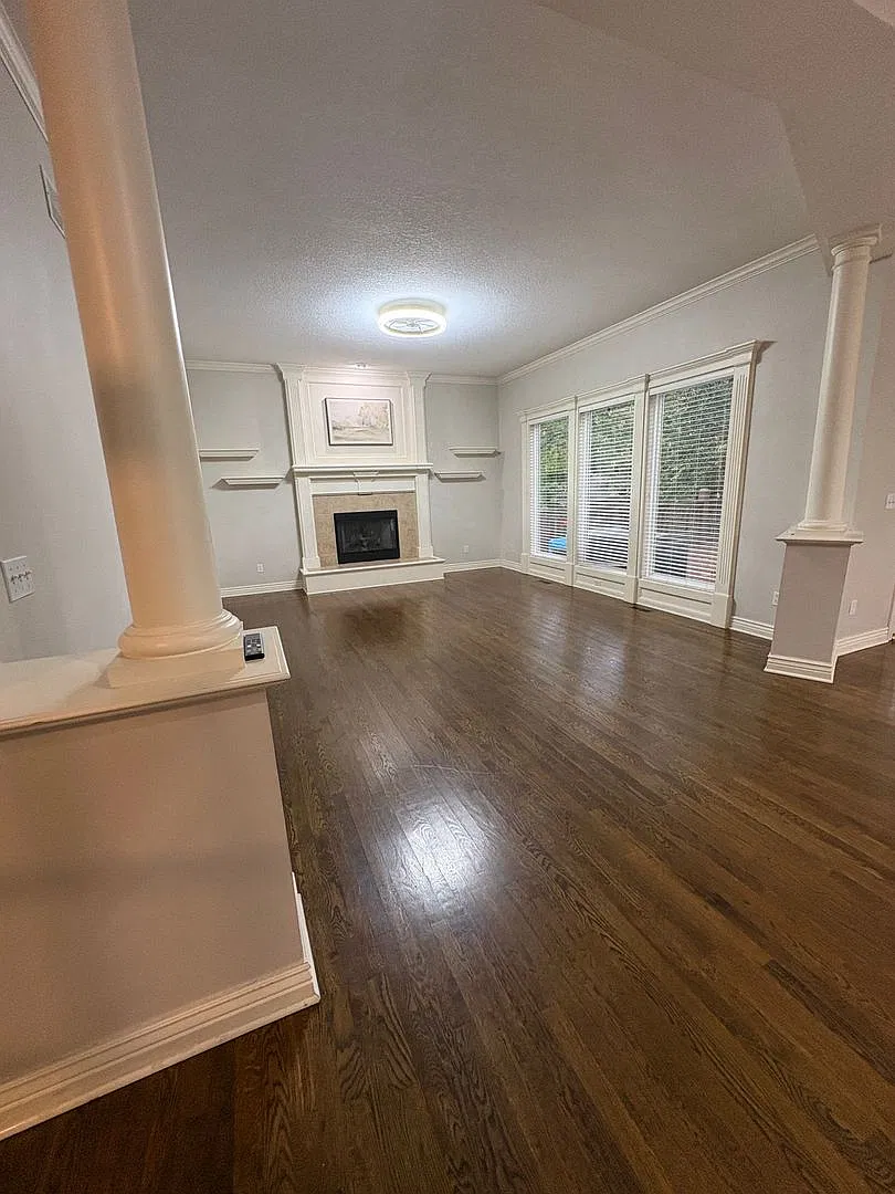 Do not miss this Absolutely Beautiful, Bright and Spacious 4 Bed/4.5 Bath Overland Park Home with... — Photo 3