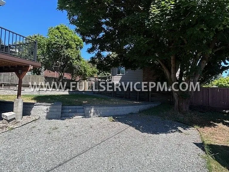7412 Military Rd S — Photo 37