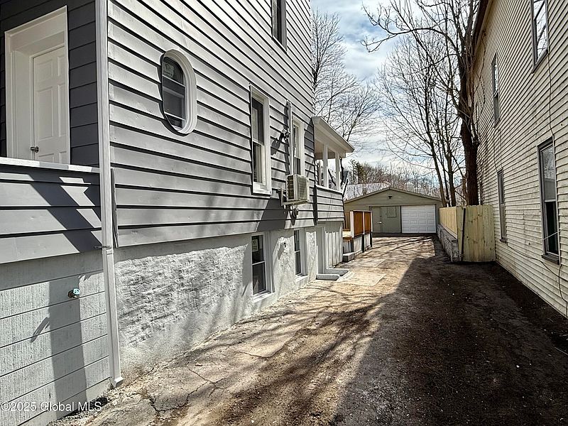 4th image of 9 Brandt Place