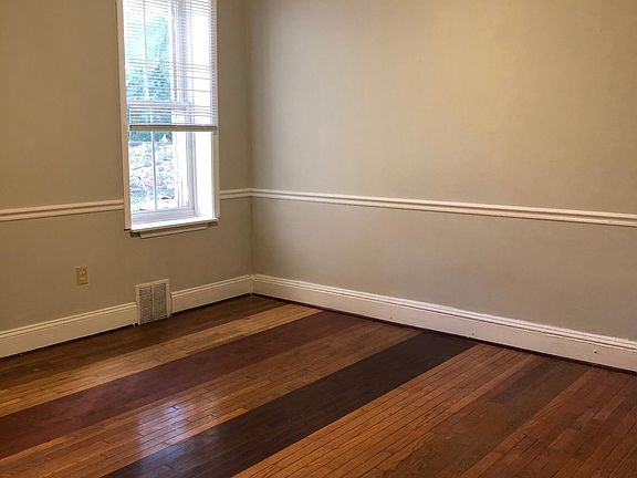 3rd image of 330 Brower St