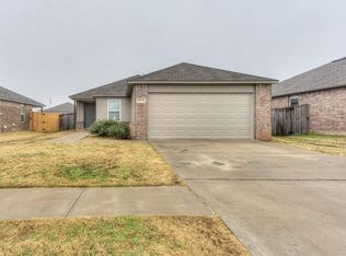 9820 High Noon Rd, Yukon, OK 73099