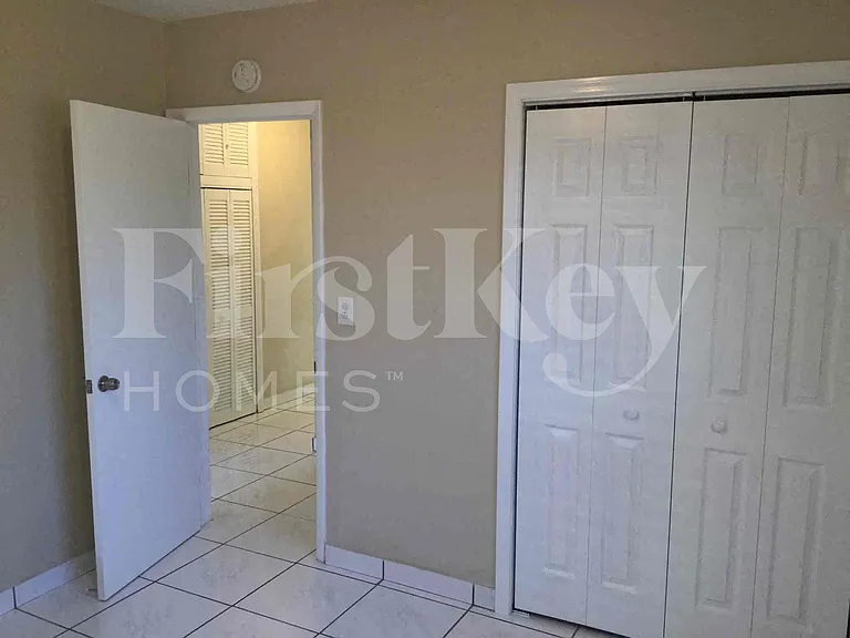 855 W 72nd St — Photo 23