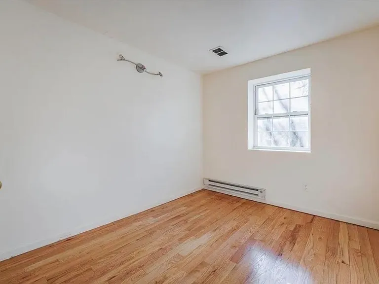 283 Winfield Ave #1 — Photo 11