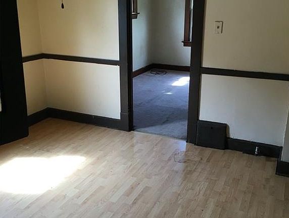 5th image of 10714 Lamontier Ave