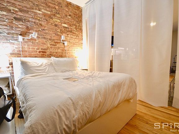 3rd image of 814 10th Ave APT 2A