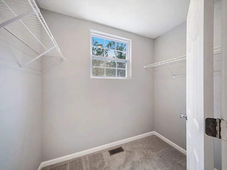 438 Hidden Meadows Dr — Photo 12