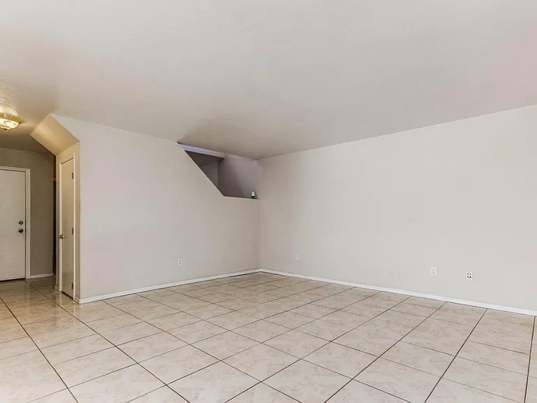 6809 S 39th Ln — Photo 12