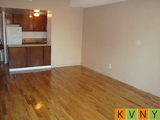 Rented by KVNY Soho | media 17