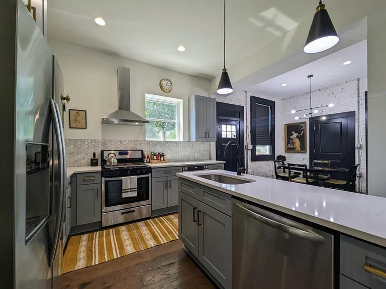 447 Linwood Ave — Photo 4