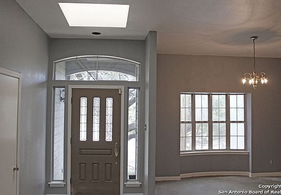 5th image of 3903 Forest Lawn St