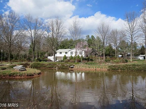 3rd image of 10981 Boutilier Ln
