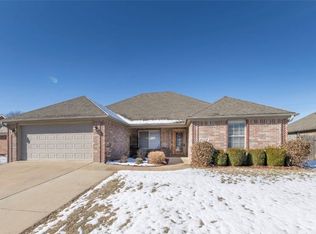 10843 Foxglove Ln, Prairie Grove, AR 72753