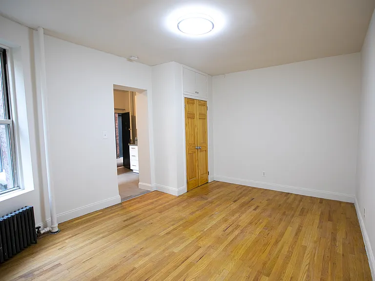 346 E 20th St #9 — Photo 5