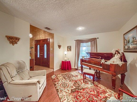 5th image of 6943 Forest Park St