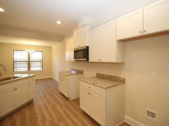 5th image of 721 Hannas Terrace
