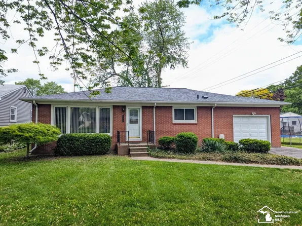 555 Bellestri Dr, Monroe, MI 48161