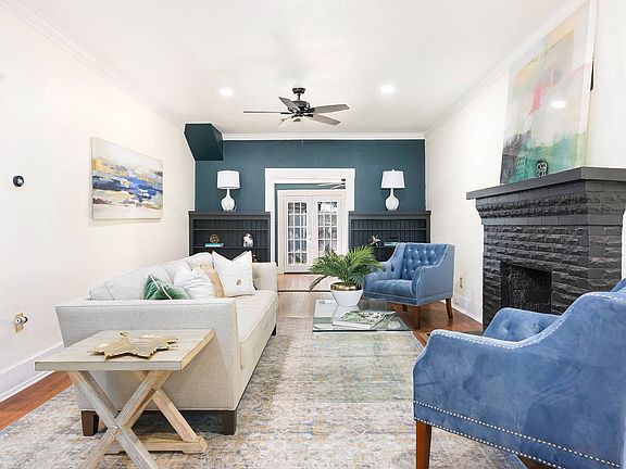5th image of 1040 W Agarita Ave