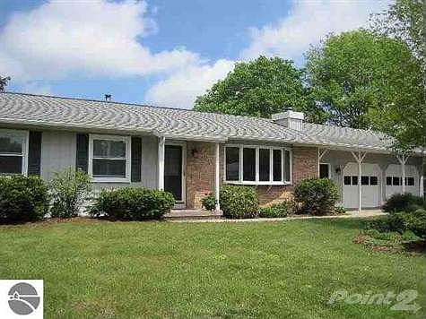 1st image of 4440 Hillcrest Dr