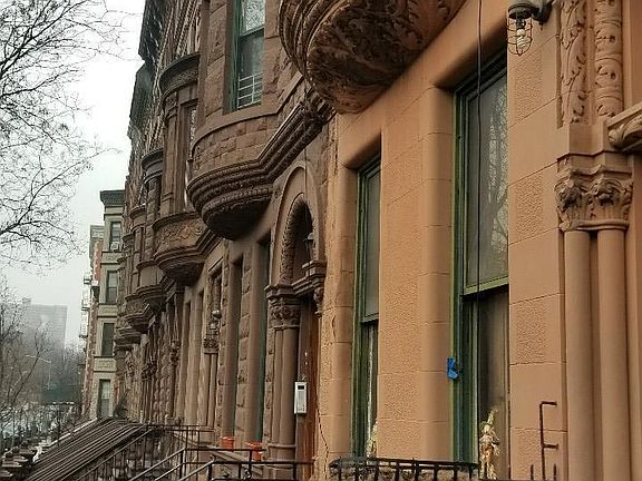 3rd image of 134 W 121st St