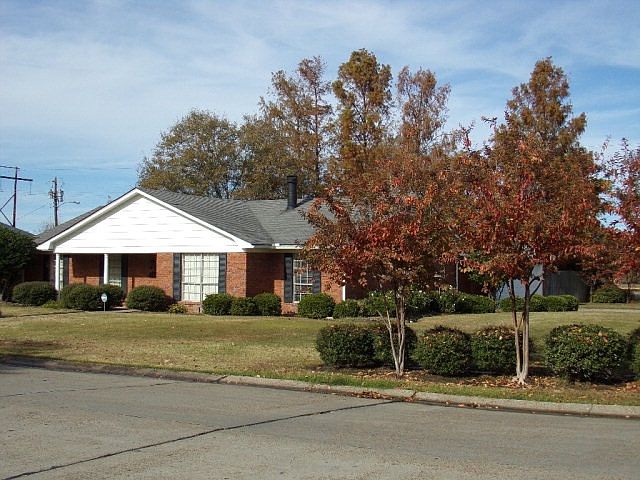 1st image of 594 Wintergreen St
