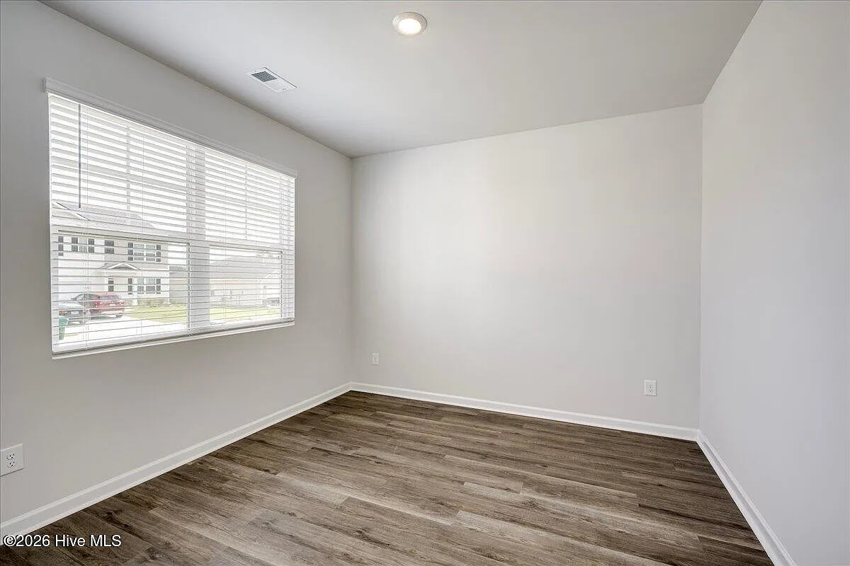 Studio, 2511 sqft, $2,300 — Photo 3
