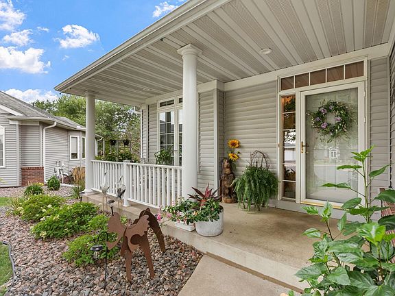 2nd image of 15135 Crestview Cir