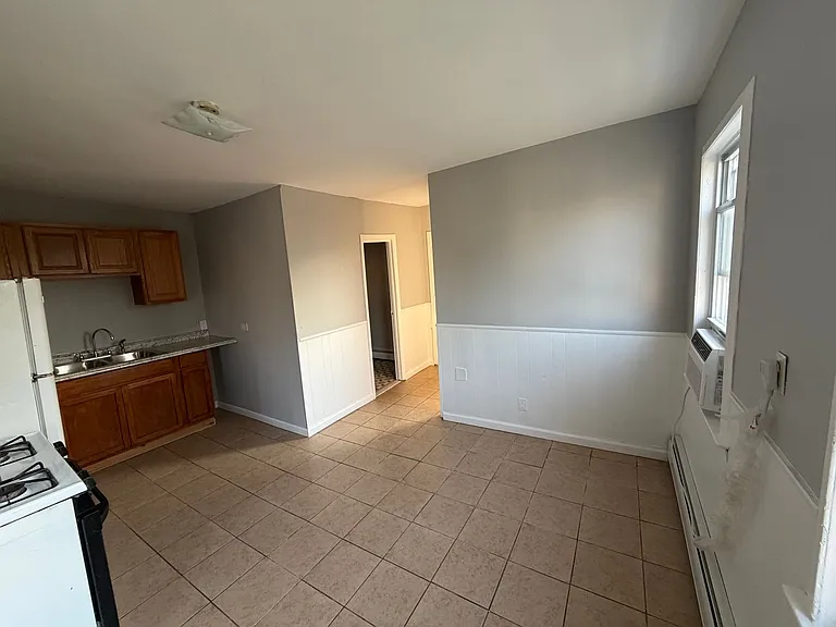 103 Glen St — Photo 4