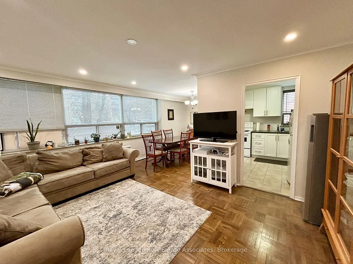 Building Photo - 6 Meadowbrook Rd #1
