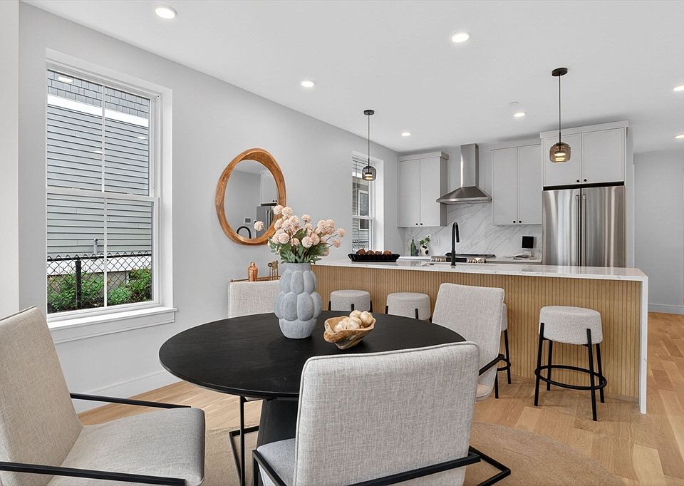 1st image of 54 Dorset St #2