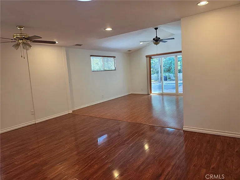 5446 Irondale Ave — Photo 11
