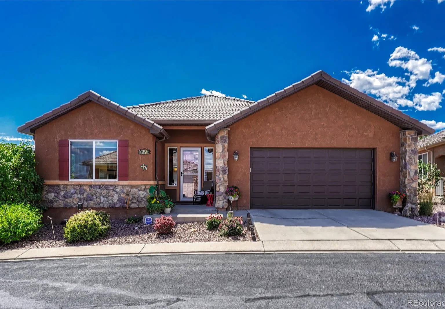 3 bed, 2.5 bath, 1732 sqft, $2,700 — Photo 1