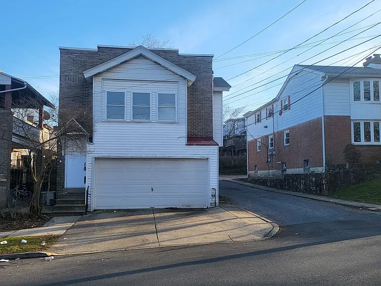 2212 W Liberty St — Photo 1
