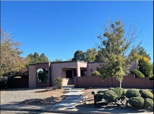 7832 Academy Trl NE, Albuquerque, NM 87109