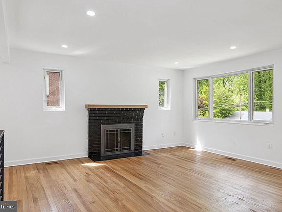 4th image of 6519 Oakwood Dr