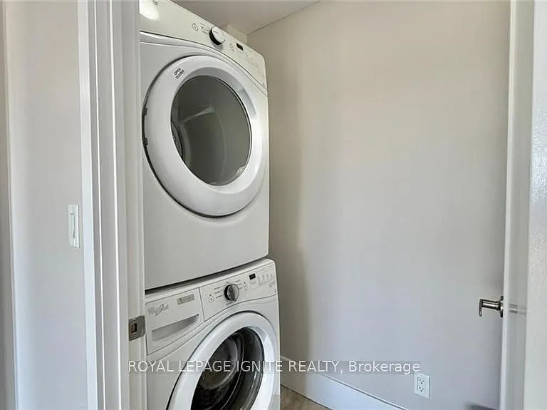 1 Victoria St S #1712 — Photo 4