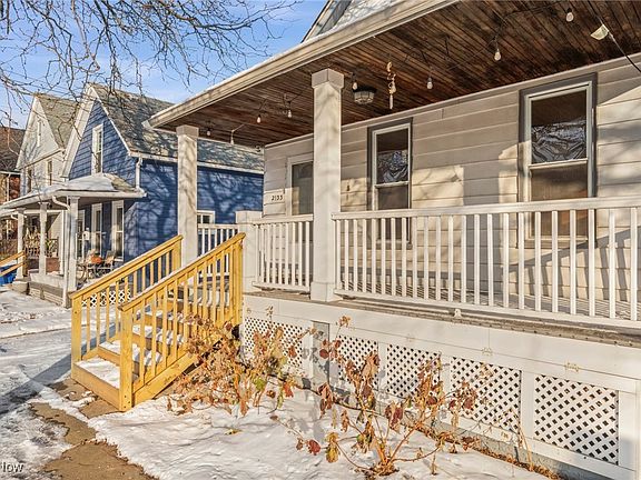 3rd image of 2133 Halstead Ave