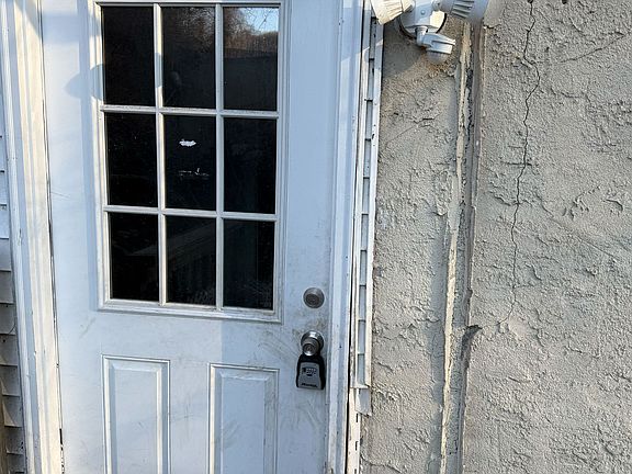 3rd image of 320 Strode Ave APT 1