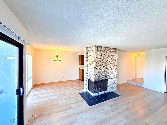 3rd image of 1275 Barry Ave #5