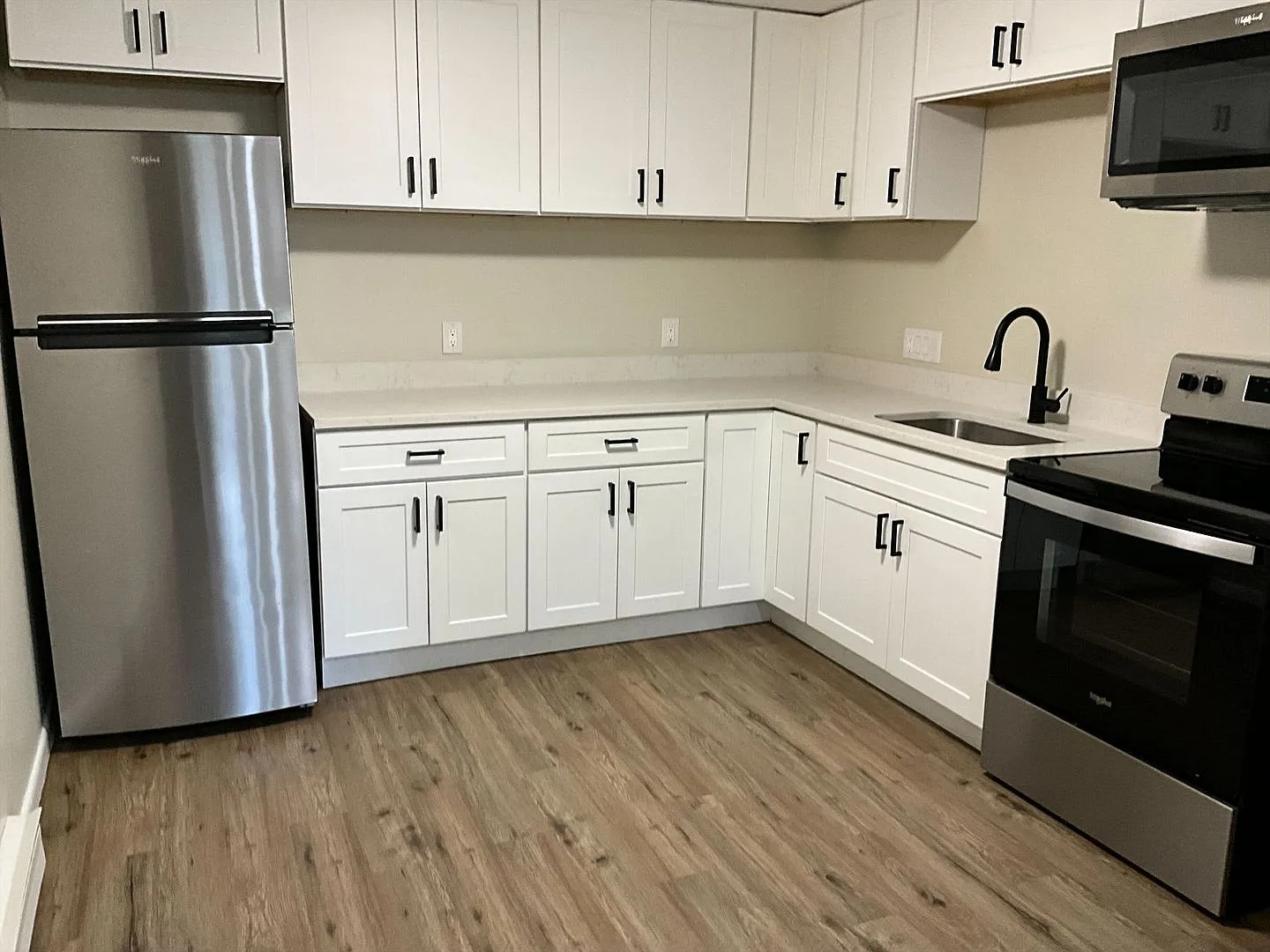2 Bedroom Apartment on Park Ave — Photo 1