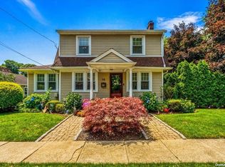 64 Chestnut Ave, Floral Park, NY 11001
