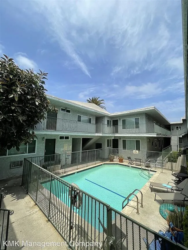 3762 Canfield Ave — Photo 3