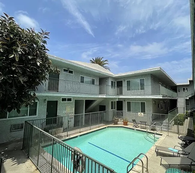 3762 Canfield Ave — Photo 3