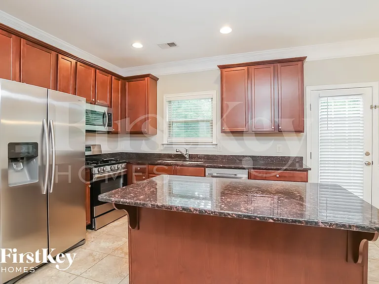 218 Woods Cir — Photo 6