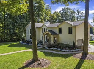 5585 W Stoll Rd, Lansing, MI 48906